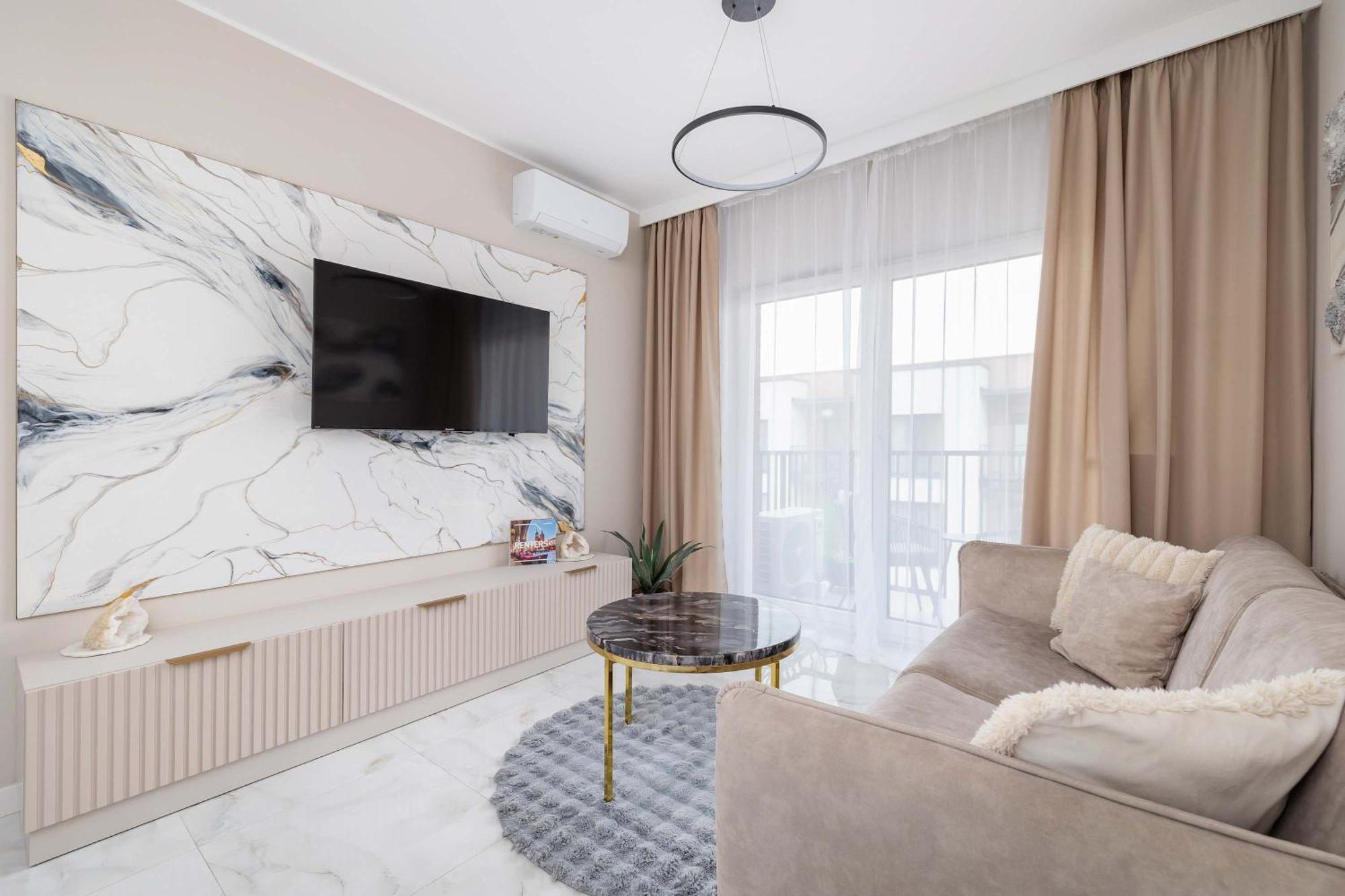 Prestizowy Parking I Biurko Do Pracy By Renters Krakau