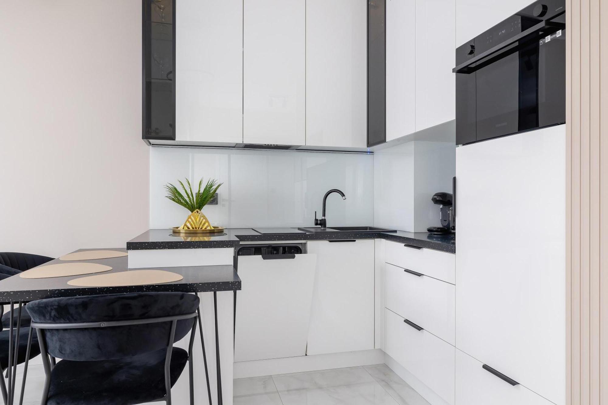 Apartament Prestizowy Parking I Biurko Do Pracy By Renters