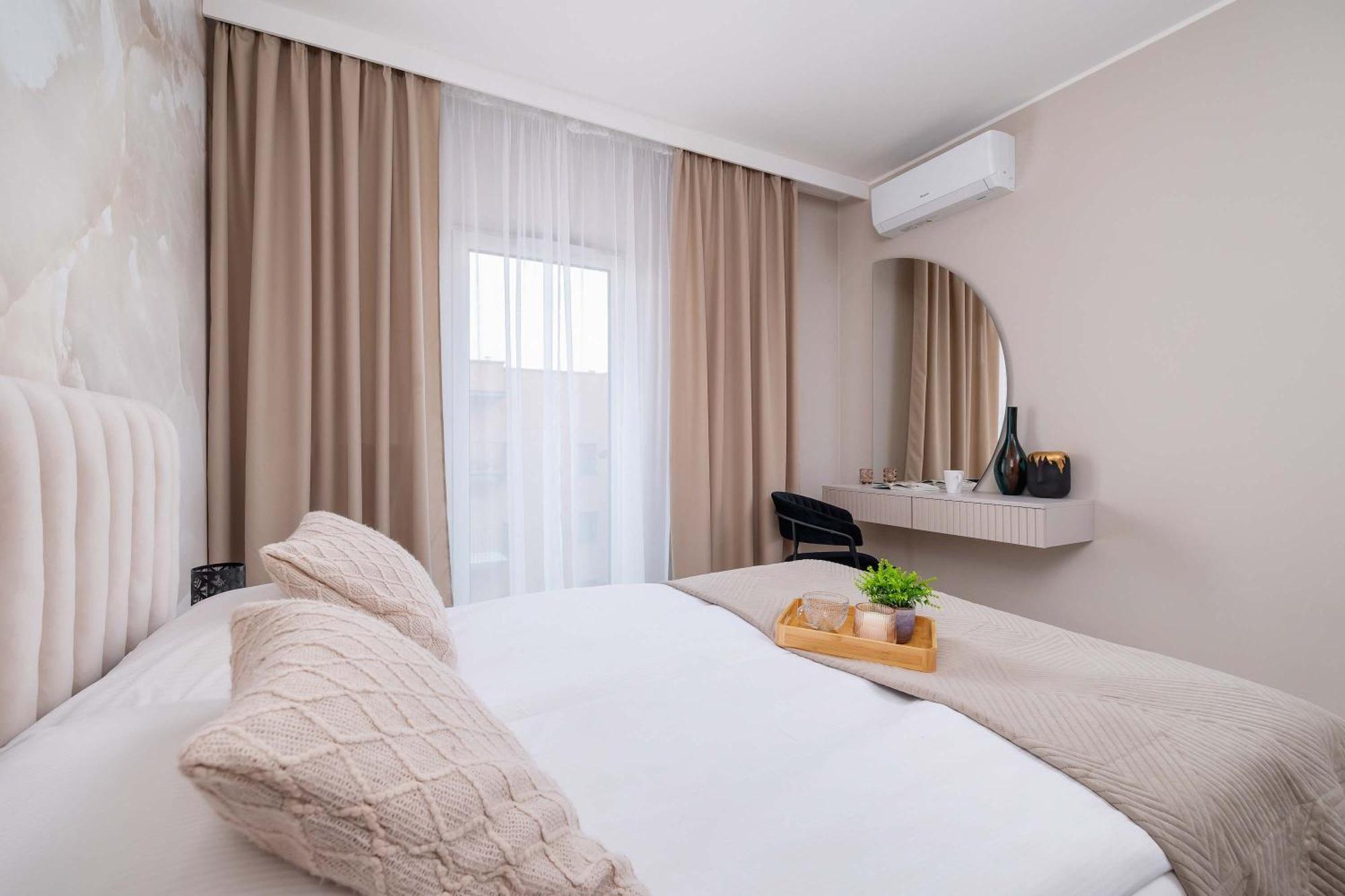 Prestizowy Parking I Biurko Do Pracy By Renters Apartament Kraków